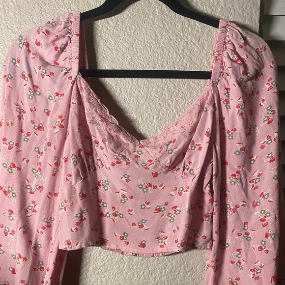 Pink Floral Cropped Long Sleeve Lace Trim Top - Picture 3 of 6